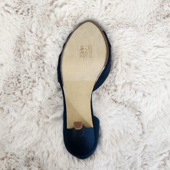 Heels - Picture 3 of 4